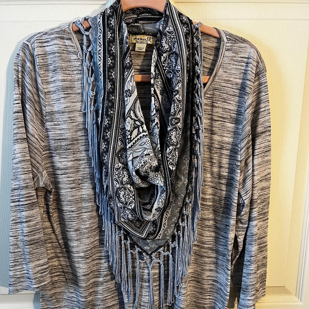 Top with 2 scarfs